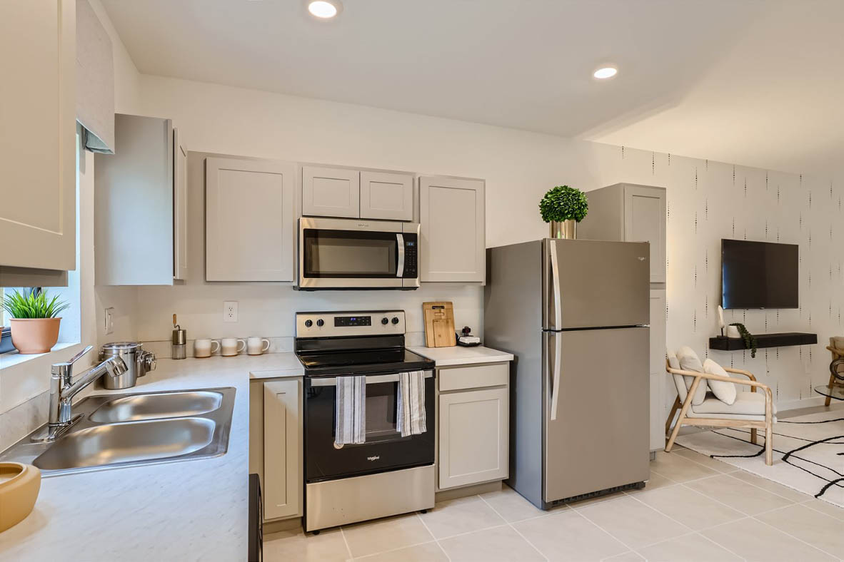 405_NE_1st_Drive_-_Web_Quality_-_010_-_14_Kitchen