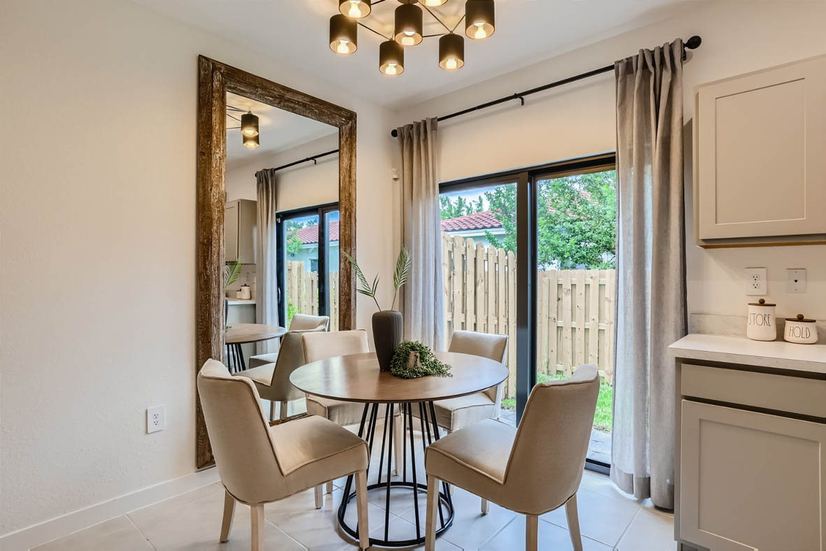405_NE_1st_Drive_-_Web_Quality_-_011_-_15_Breakfast_Area