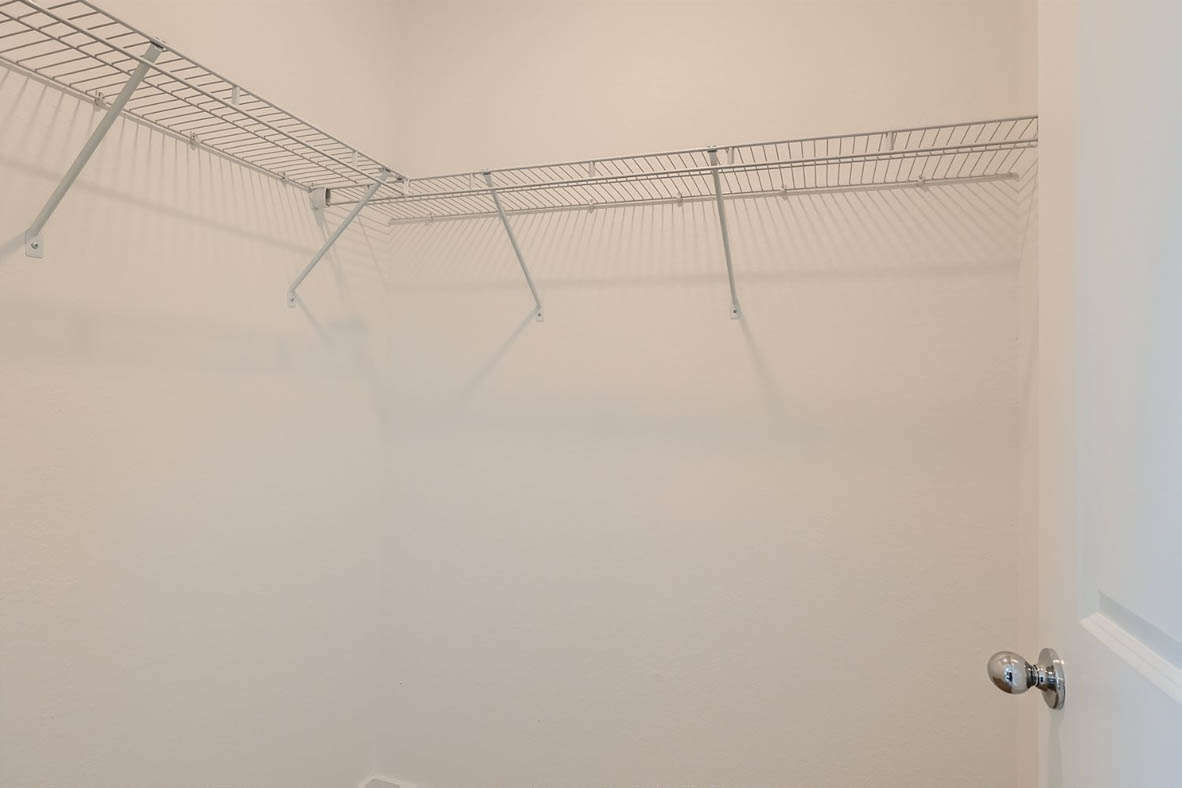 405_NE_1st_Drive_-_Web_Quality_-_025_-_36_2nd_Floor_Closet