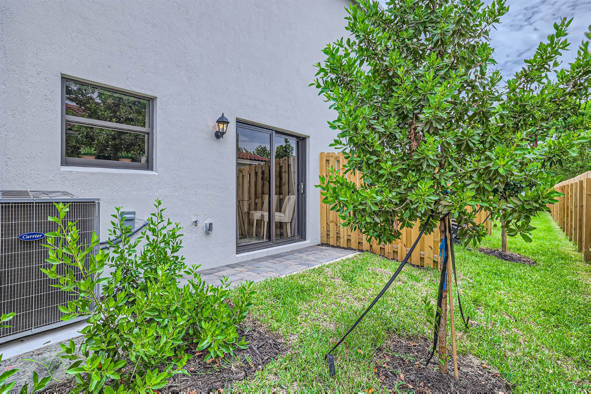 405_NE_1st_Drive_-_Web_Quality_-_028_-_39_Exterior_Rear