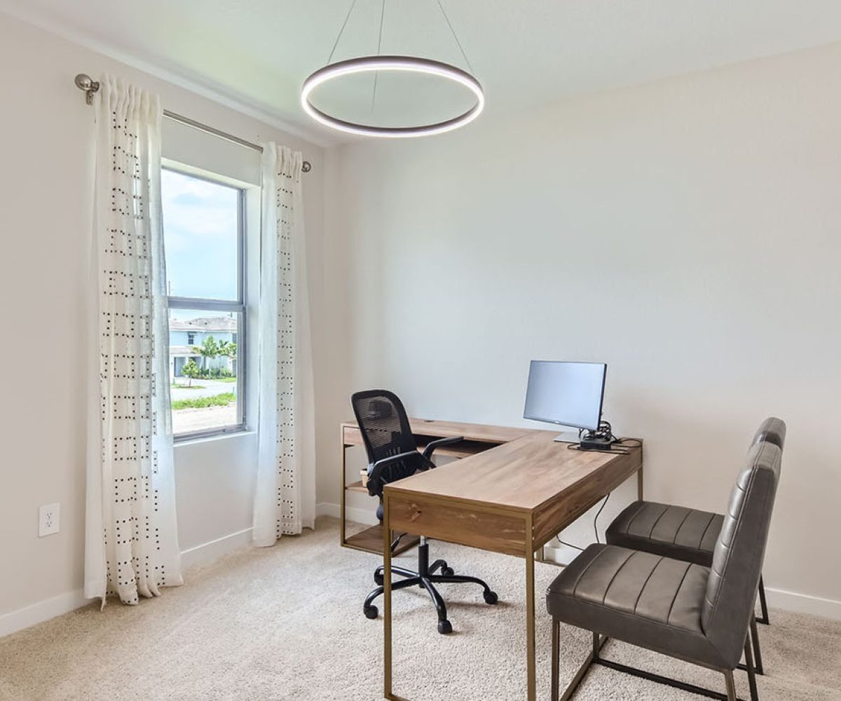 robie_0013_1567_SE_7th_Ct_-_Web_Quality_-_025_-_40_2nd_Floor_Bedroom-2