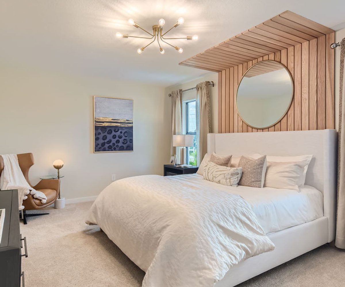 robie_0020_1567_SE_7th_Ct_-_Web_Quality_-_018_-_30_2nd_Floor_Primary_Bedroom