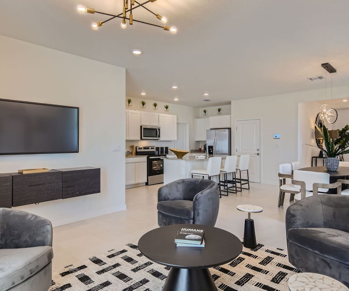 robie_0030_1567_SE_7th_Ct_-_Web_Quality_-_008_-_12_Living_Room-2