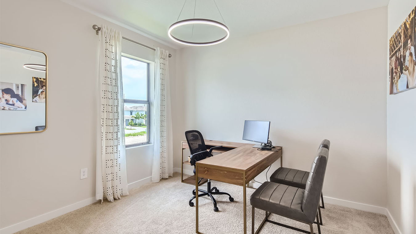 robie_0013_1567_SE_7th_Ct_-_Web_Quality_-_025_-_40_2nd_Floor_Bedroom-2