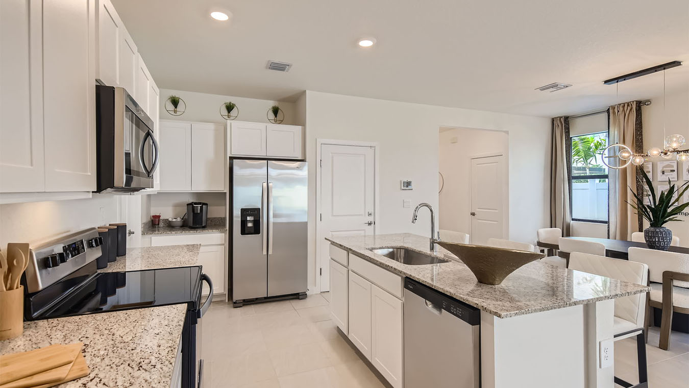 robie_0024_1567_SE_7th_Ct_-_Web_Quality_-_014_-_22_Kitchen