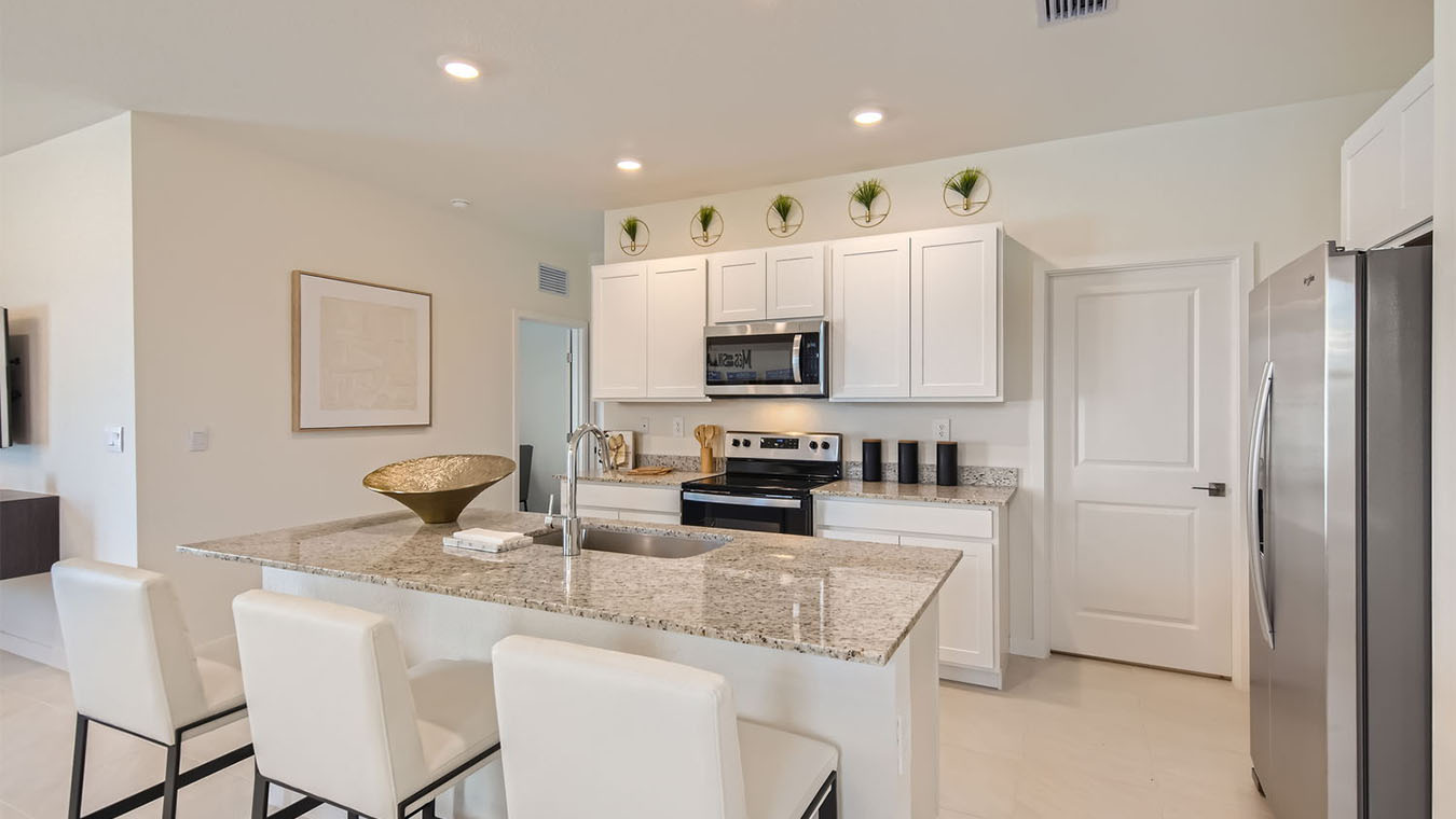 robie_0025_1567_SE_7th_Ct_-_Web_Quality_-_013_-_19_Kitchen