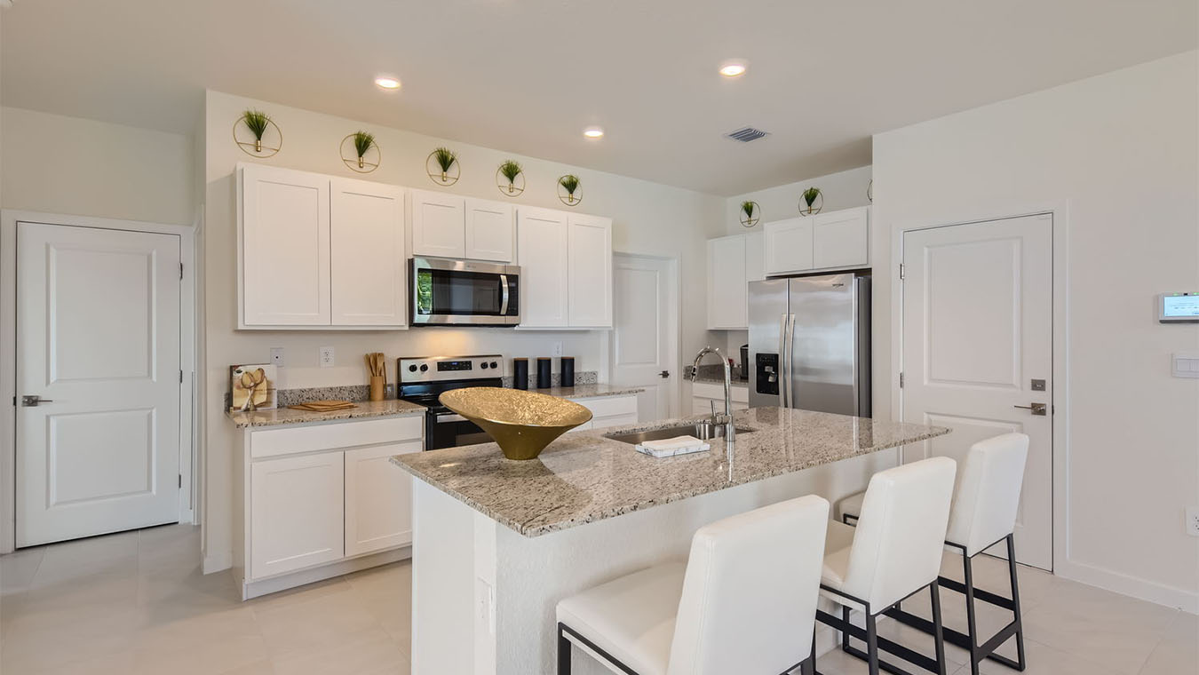 robie_0026_1567_SE_7th_Ct_-_Web_Quality_-_012_-_18_Kitchen