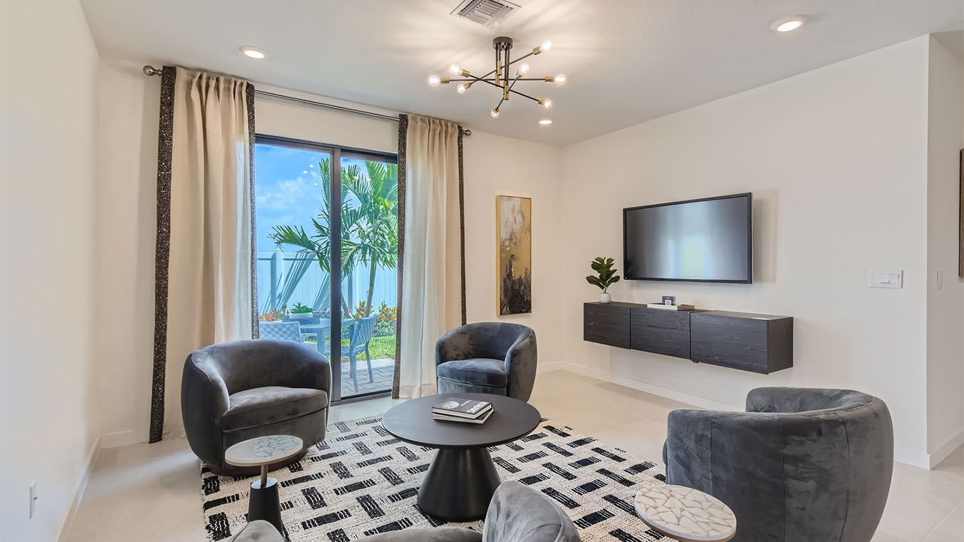 robie_0031_1567_SE_7th_Ct_-_Web_Quality_-_007_-_11_Living_Room-2